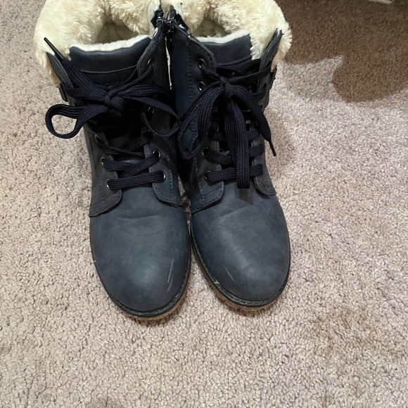 Winter Boots - Picture 4 of 4